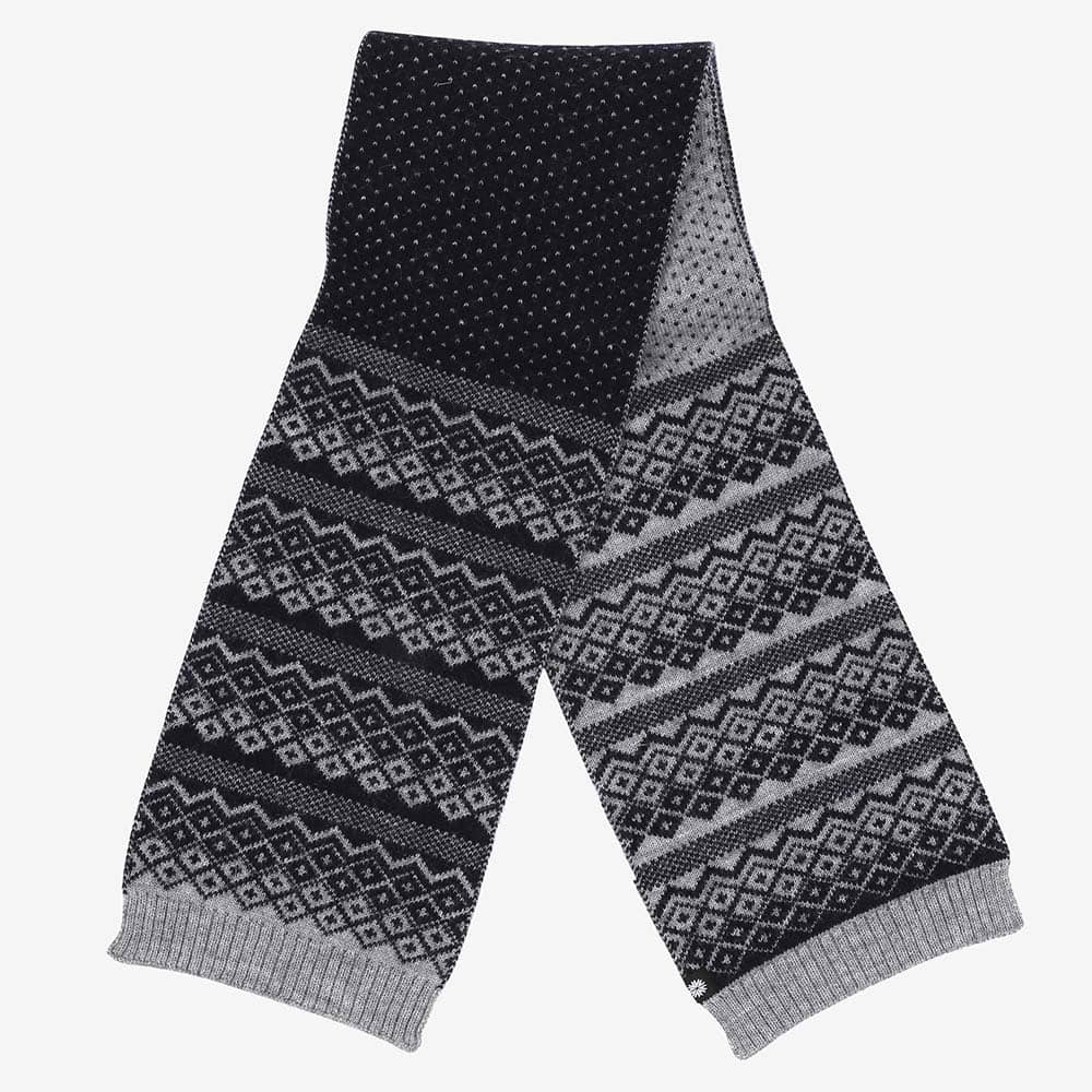 Viðar warm wool scarf